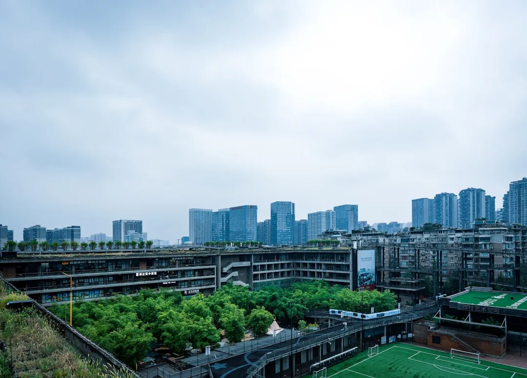 工业传感器选型指南:从精度到稳定性多维度对比分析